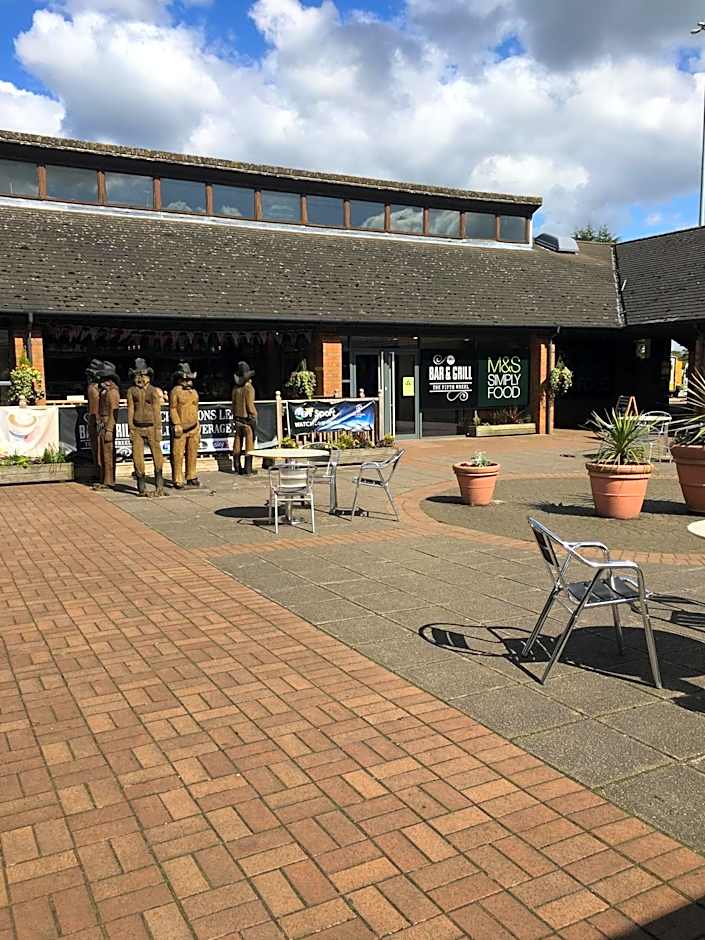 Warrington Motel, J20 M6 Lymm Services