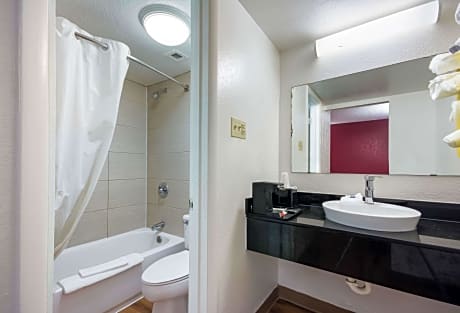 1 King Bed, Nonsmoking