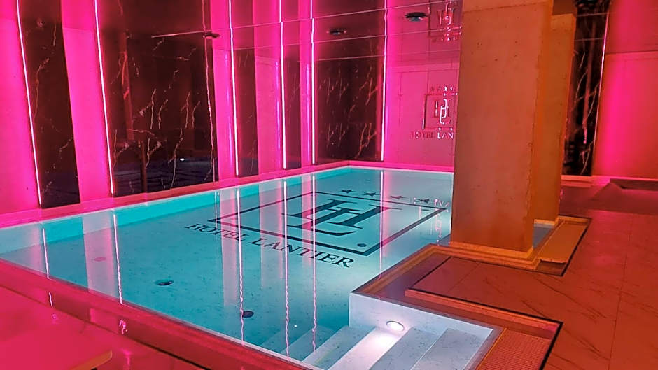 Hotel Lantier & Swimming Pool Zone