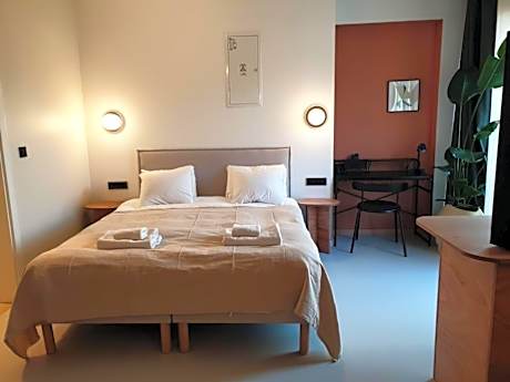 Studio with Garden View