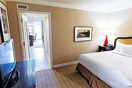 Two-Bedroom Suite with Spa Bath and Canadian/US Falls View