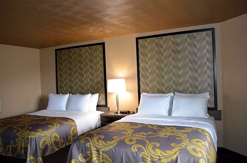 Aarya Hotel By Niagara Fashion Outlets