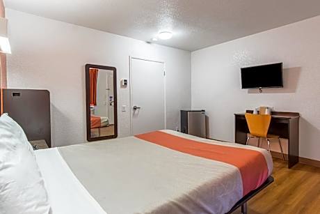 1 Queen Bed | Non-Smoking, Mini Fridge