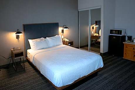 Queen Room - Hearing Accessible