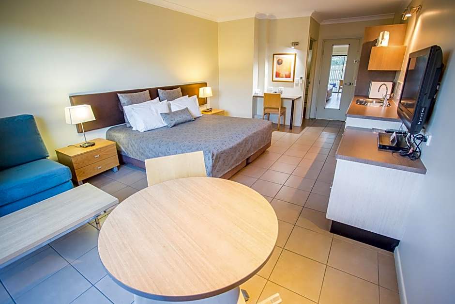 Spinifex Motel and Serviced Apartments