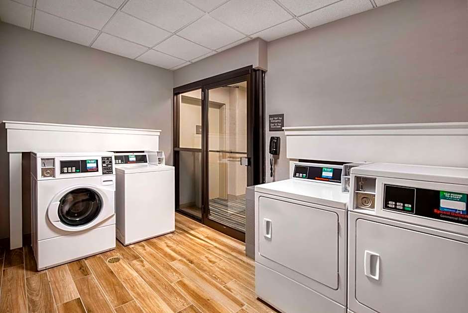 Hampton Inn By Hilton Long Island - Brookhaven