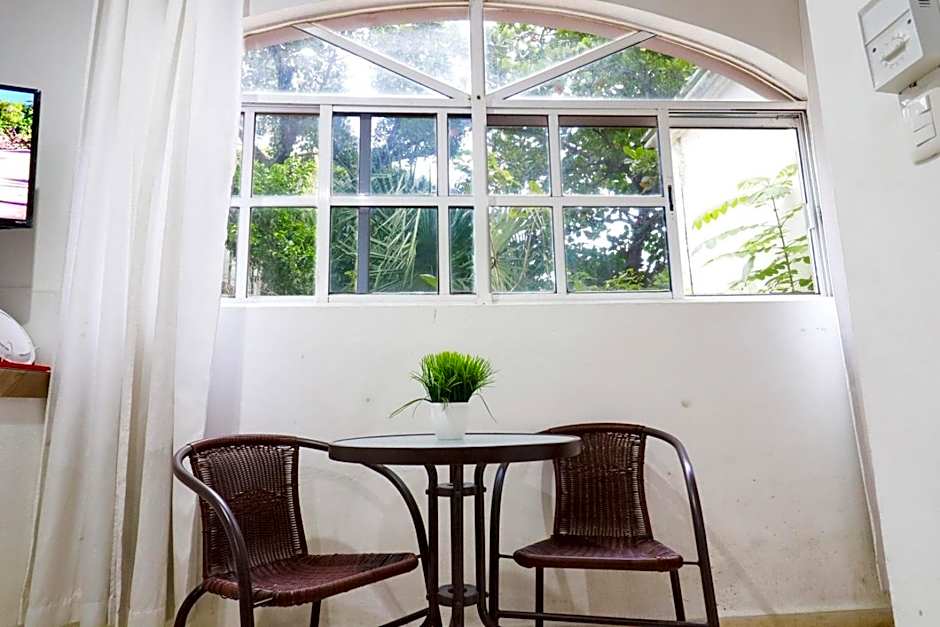Cozy stay near 5th Ave and beach