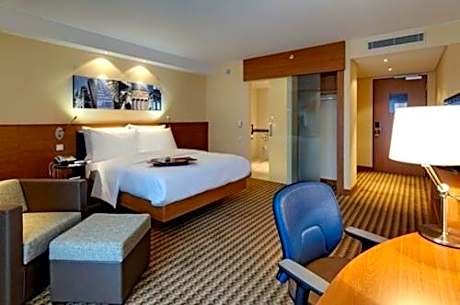 Queen Room - Mobility Access