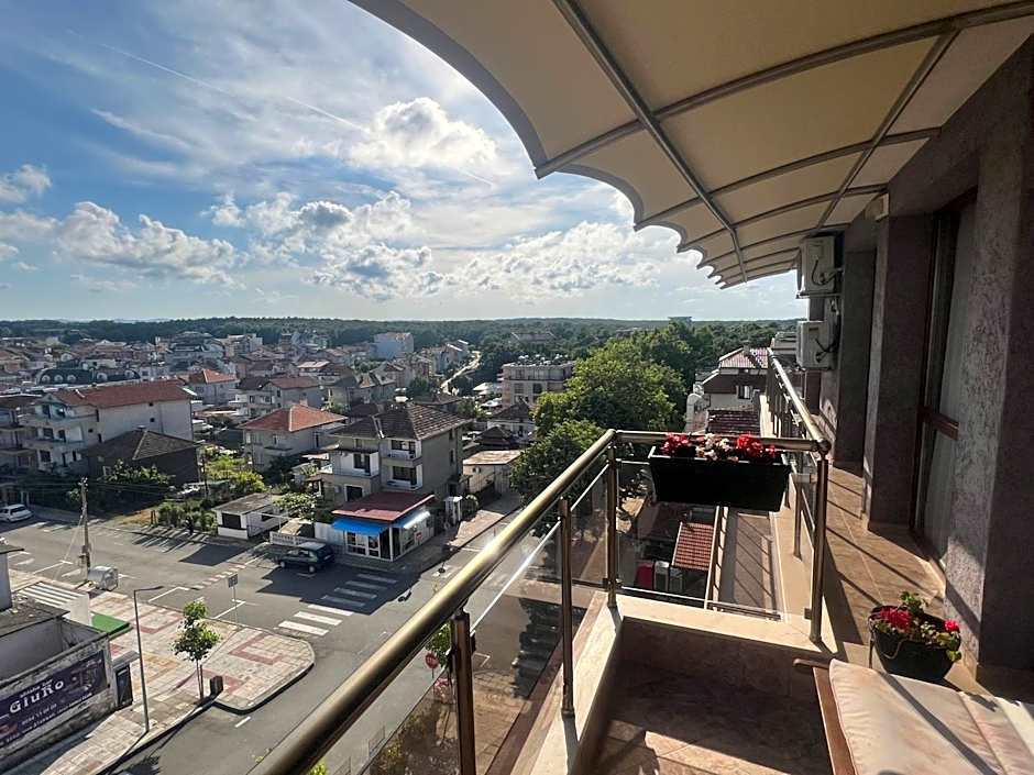 Hotel Lazur