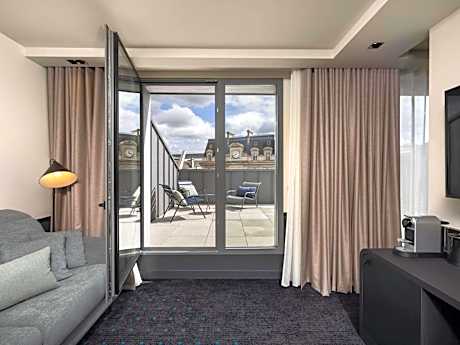 Privilège Junior King Suite with Terrace and Sofa Bed