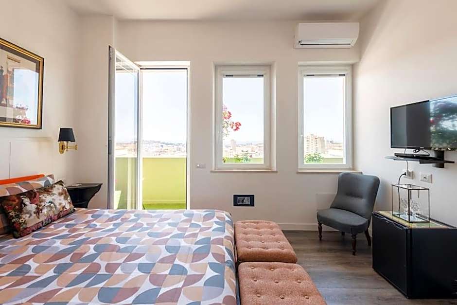 Eleventh Floor Suites