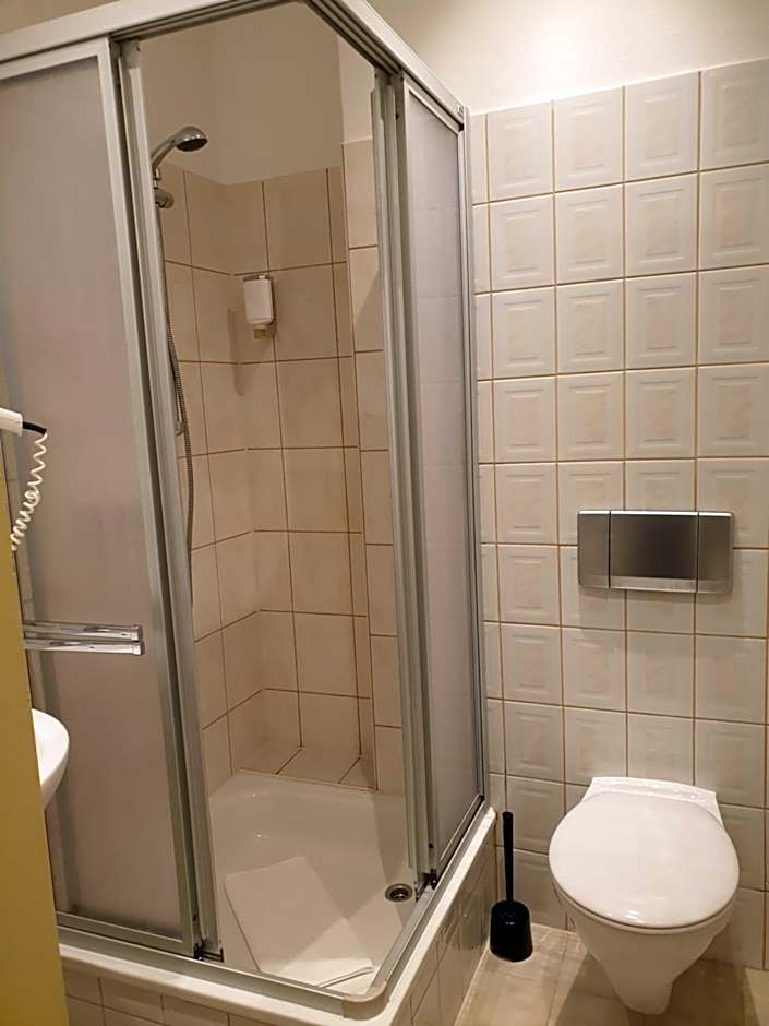 Viadrina Rooms & Apartments Frankfurt-Oder am Park im Zentrum