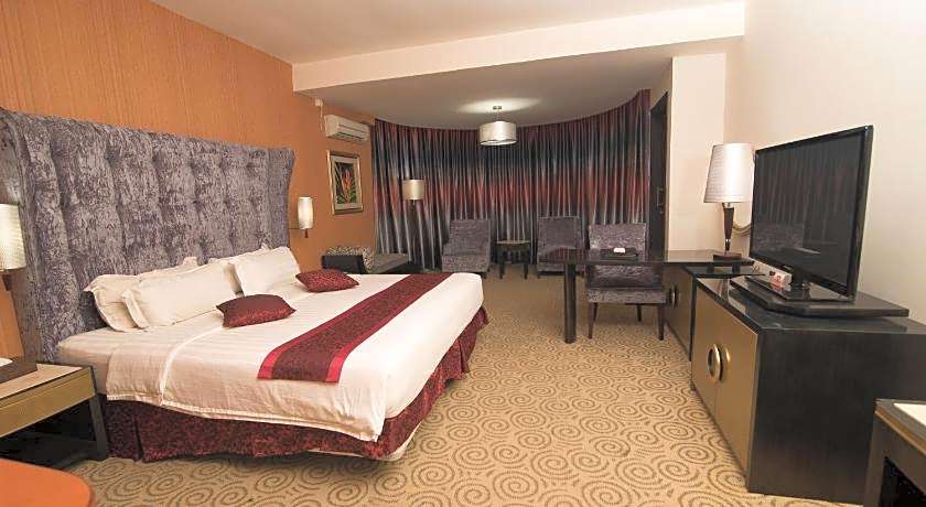 Crown Vista Batam Hotel