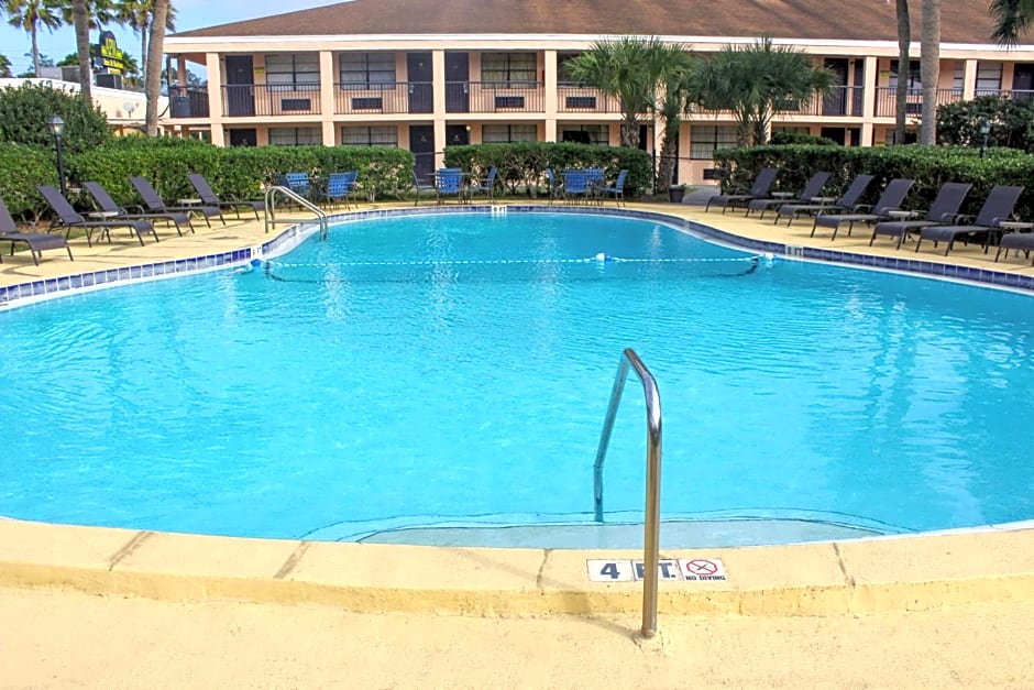 APM Inn & Suites - Jacksonville