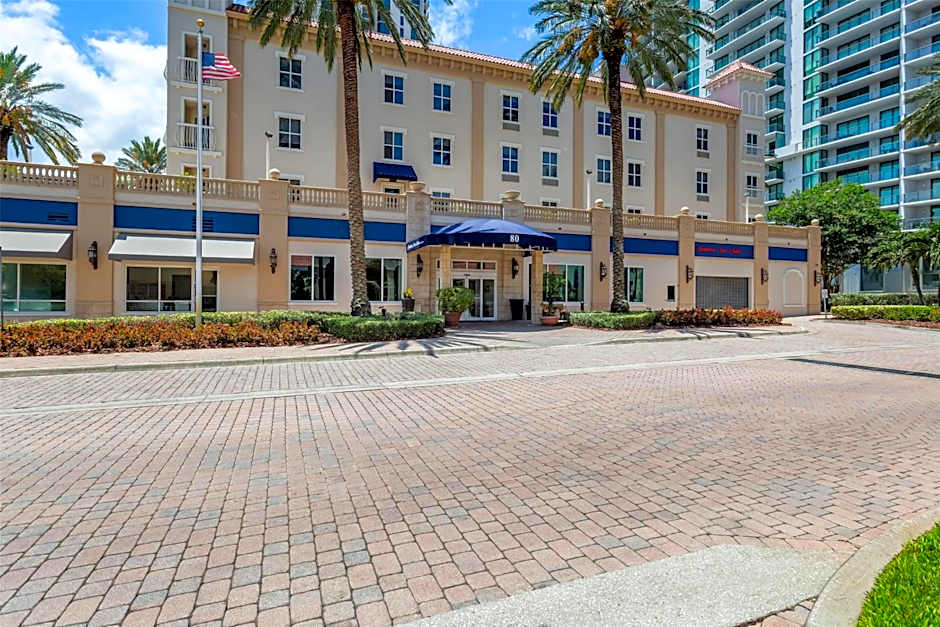 Hampton Inn By Hilton & Suites St. Petersburg/Downtown