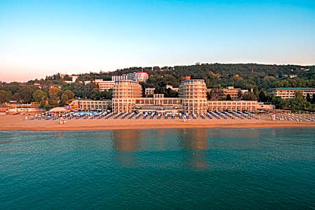 Azalia Beach Hotel Balneo & SPA