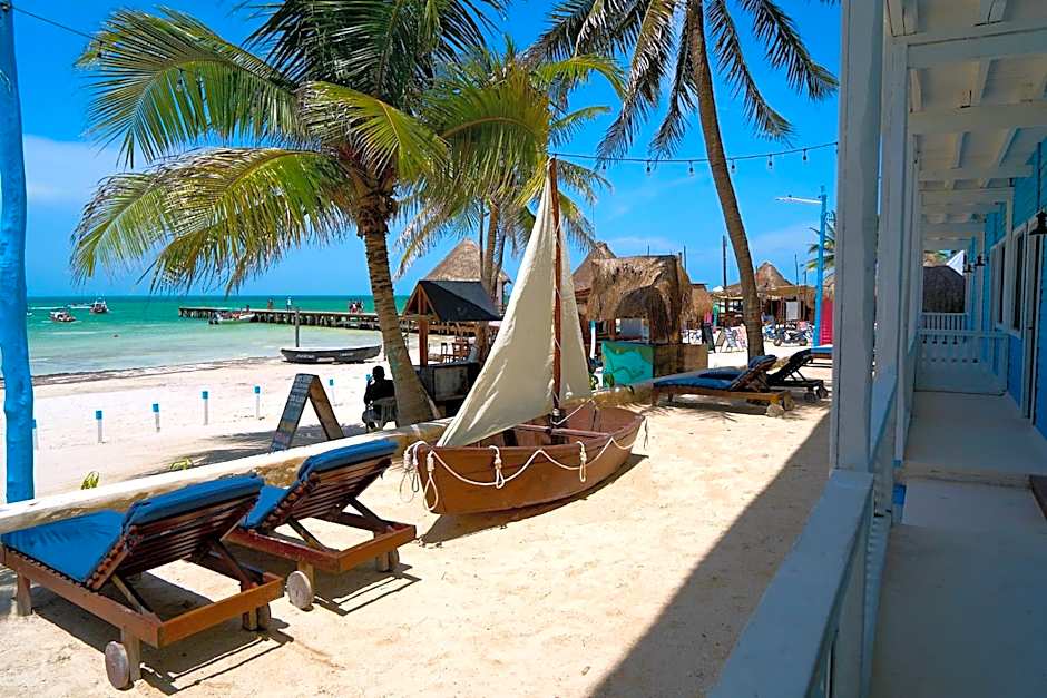 El Faro Beach Front by ÓOL Hotels