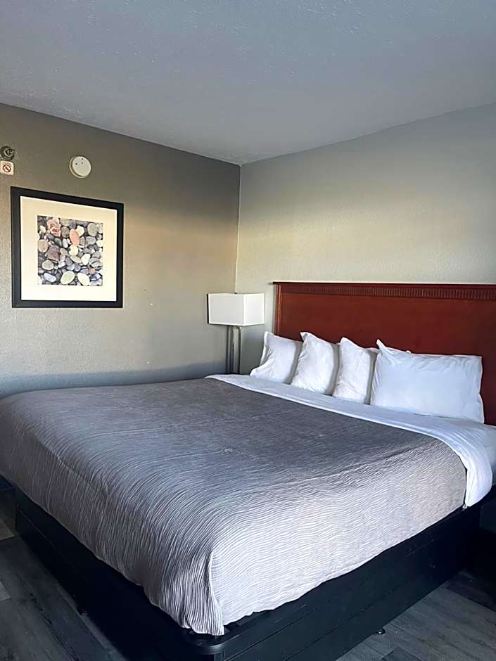 Quality Inn Fayetteville near Fort Bragg