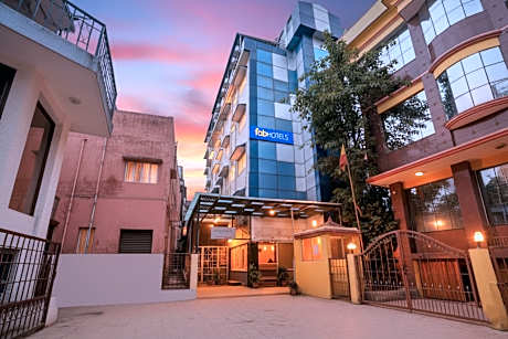 FabHotel Savi Inn - Nr. Mantri Square Mall