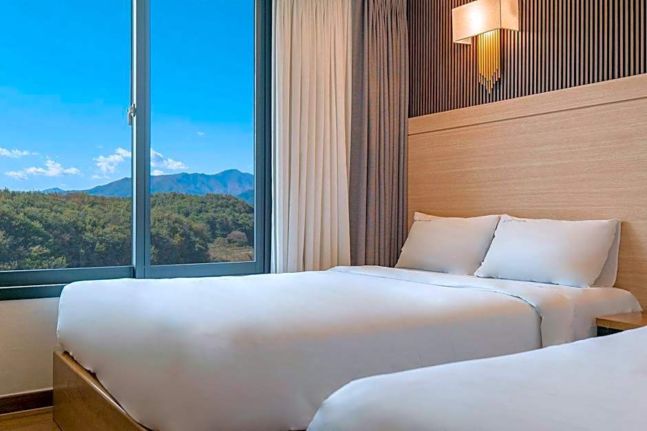 Two-Y-Hotel