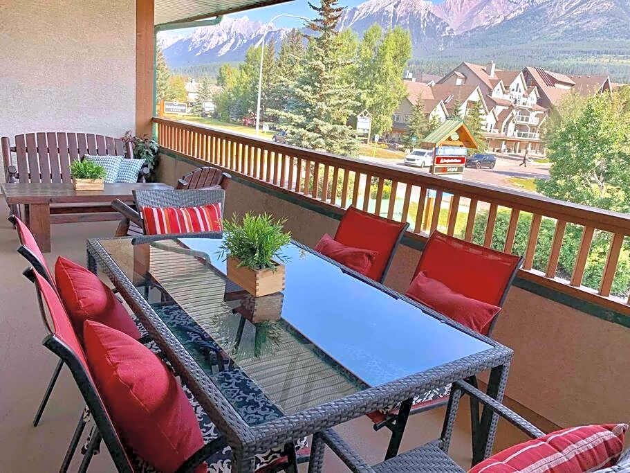 Mountain Modern Hideaway