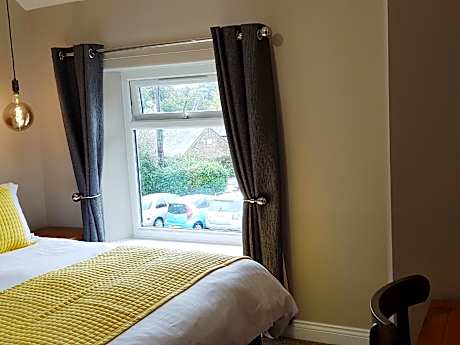 double room-ensuite with shower