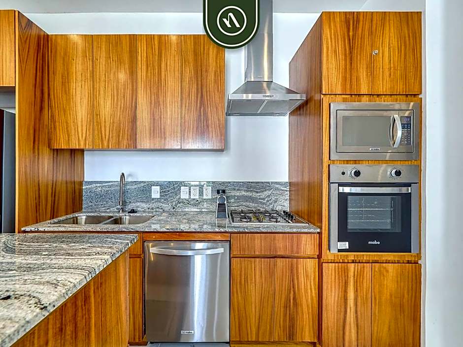 Great Design 1BR Condo - Rooftop pool