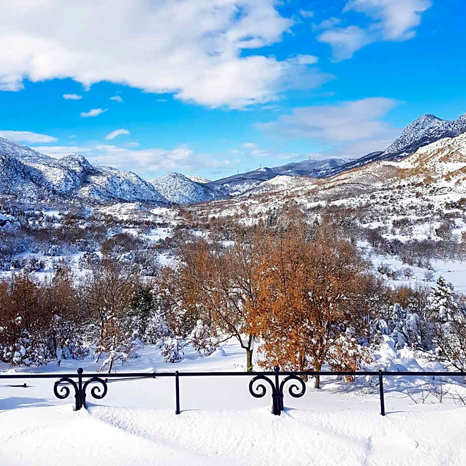 Helicon Muses Friendly Mountain B&B Guesthouse