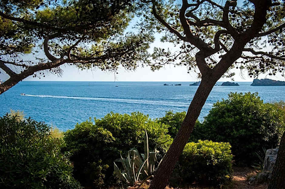 Royal Princess Hotel