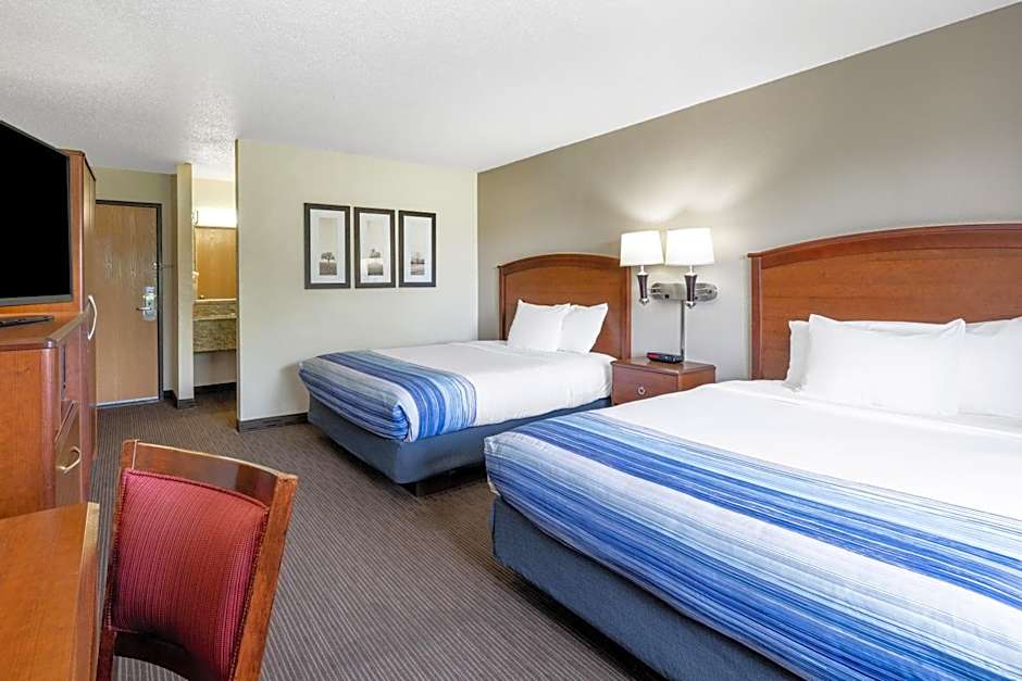 AmericInn by Wyndham Dickinson