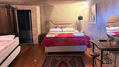 Family Cave Deluxe Room with Terrace