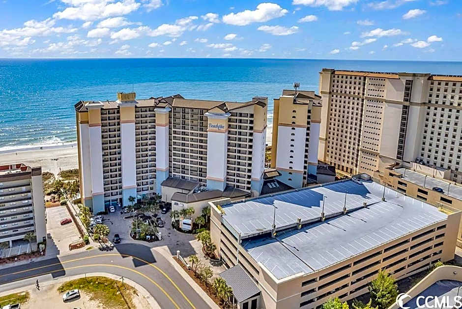 Modern Oceanfront 1 Bedroom Condo, Prime Location, Stunning Views at Beach Cove Resort
