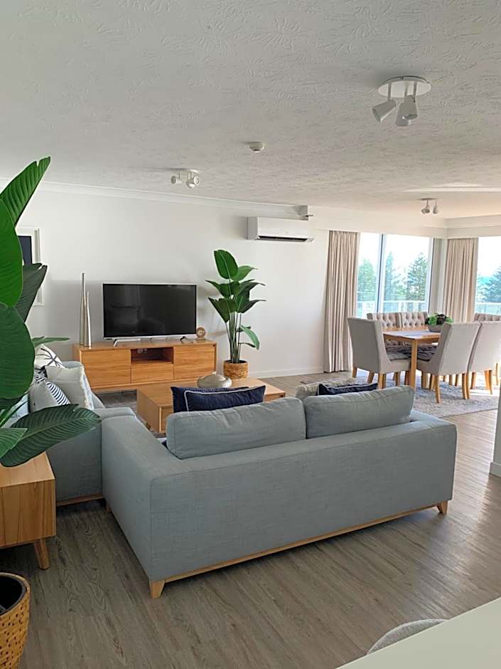 Pacific Regis Beachfront Holiday Apartments