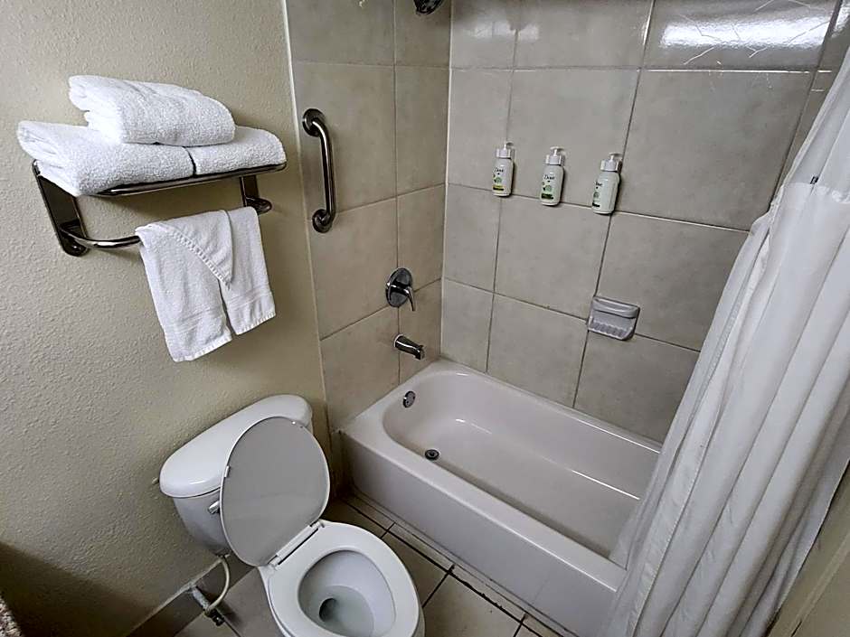 Ramada by Wyndham Houston Intercontinental Airport East
