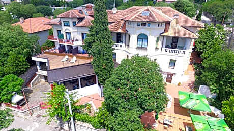 Pansion Ruža