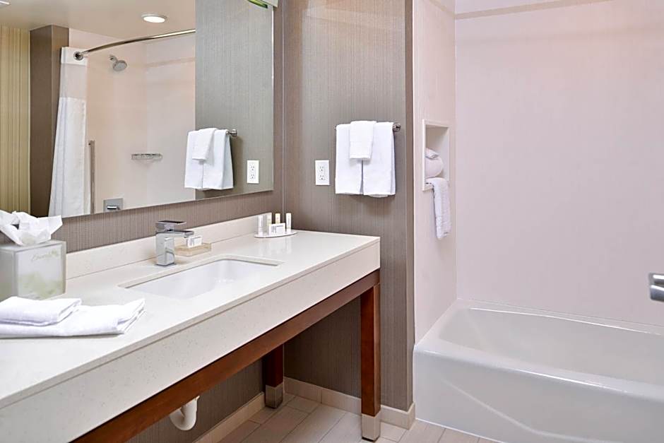 Courtyard by Marriott Kansas City Olathe