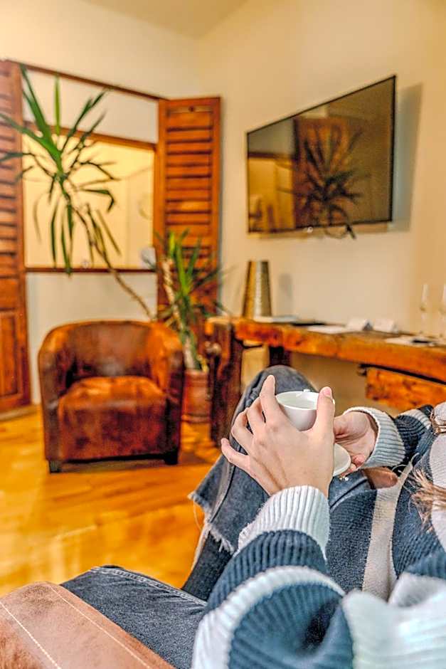 Demeures & Châteaux Auberge de la Tour - Hôtel & Restaurants - Marcolès Auvergne