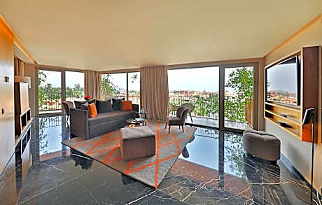 Executive Suite