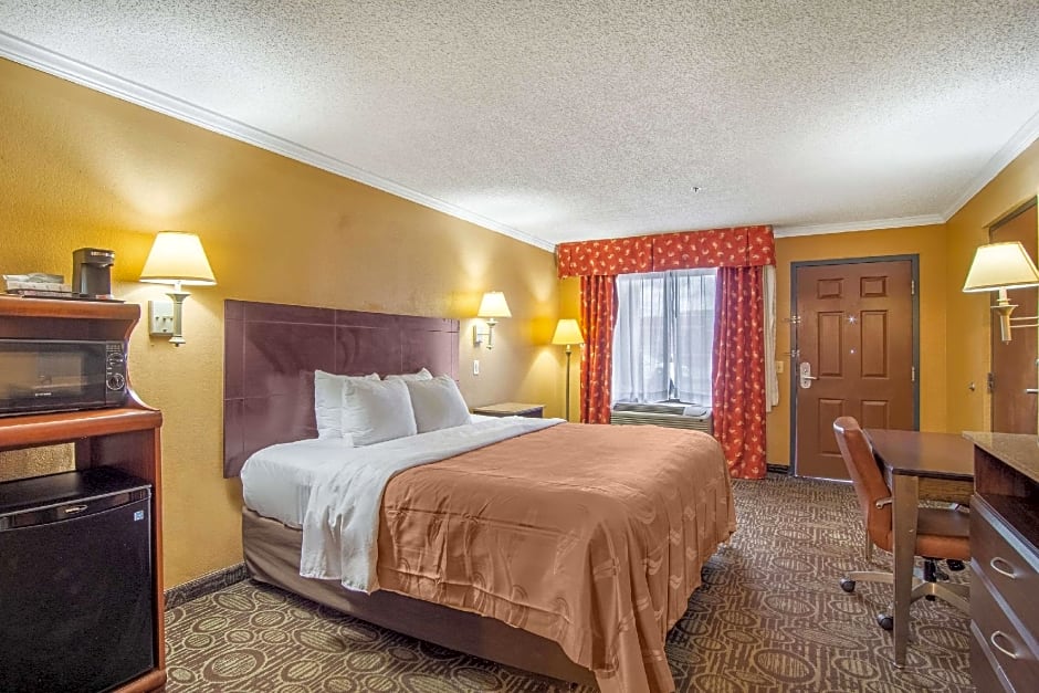 Quality Inn & Suites Ft. Jackson Maingate