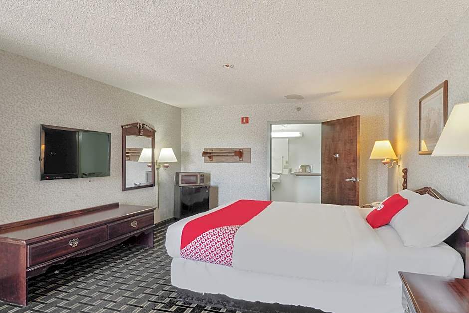 Lonestar Inn & Suites, Erick OK - Hwy 40 BY OYO