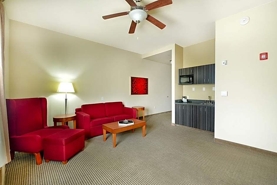 Baymont by Wyndham Grand Forks