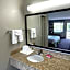 Econo Lodge Inn & Suites Enid South