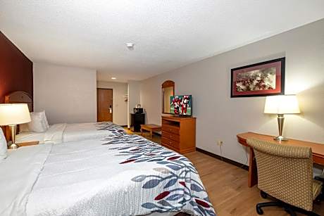 Deluxe Queen Room with Two Queen Beds - Non-Smoking