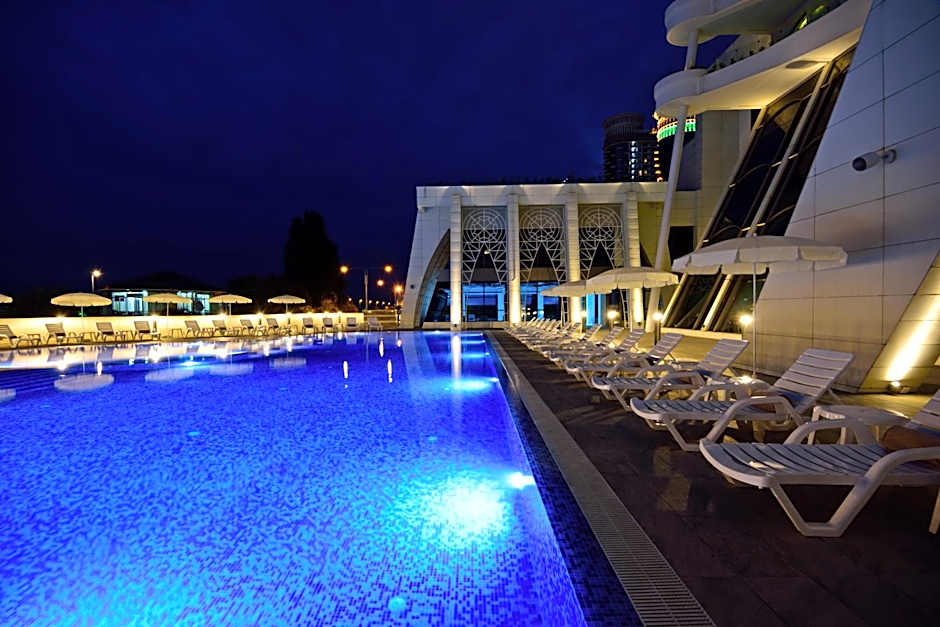 The Grand Gloria Hotel