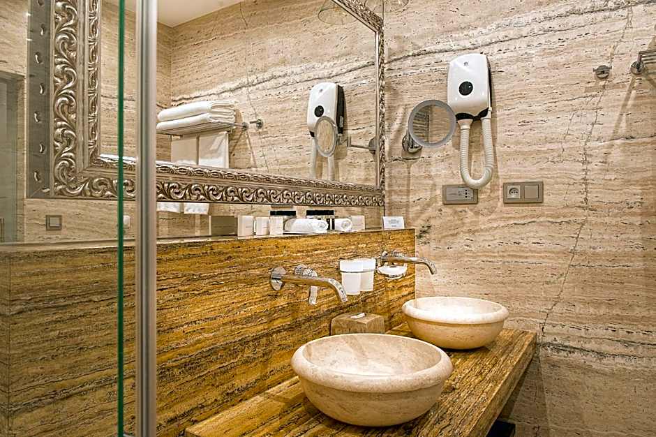 Villa Plaza Boutique Hotel & Spa