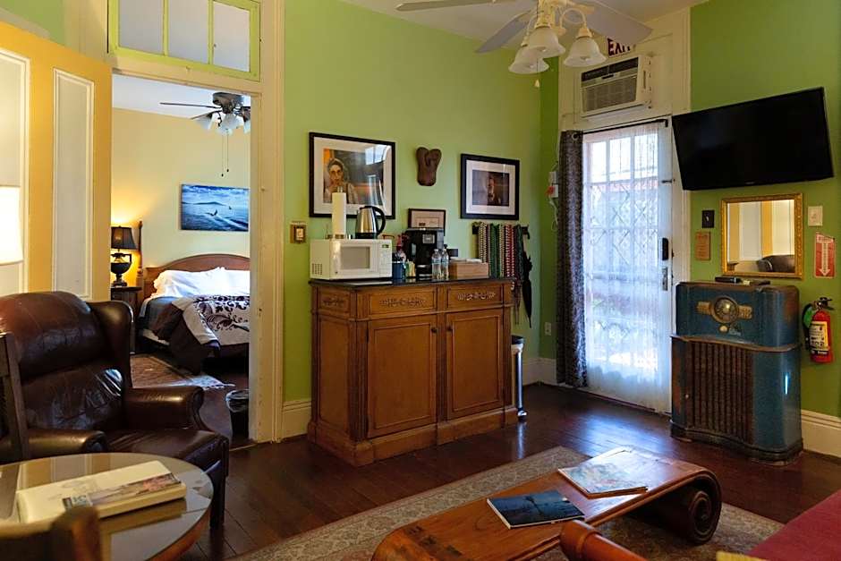 The Blue60 Marigny Inn
