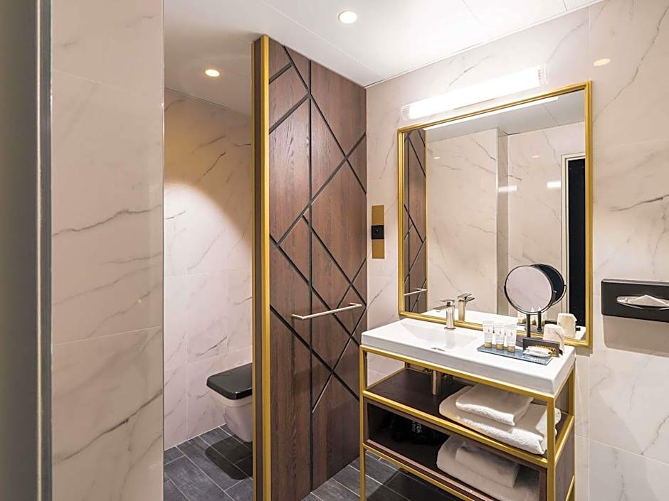 Aigle Noir Fontainebleau MGallery