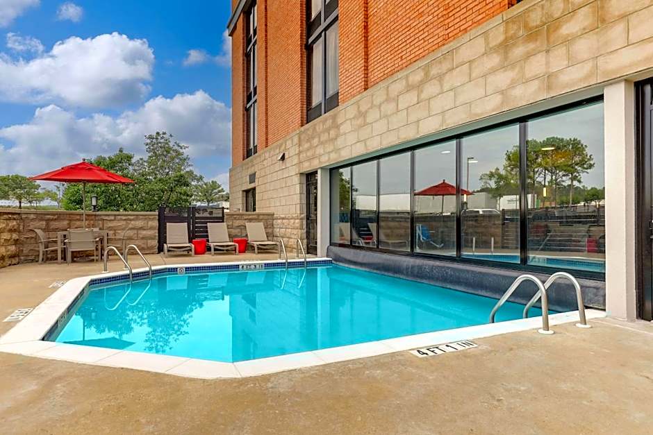 Drury Inn & Suites Birmingham Lakeshore Drive