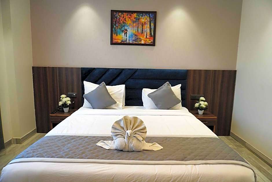 Raksha Suites & Banquet Greater Noida