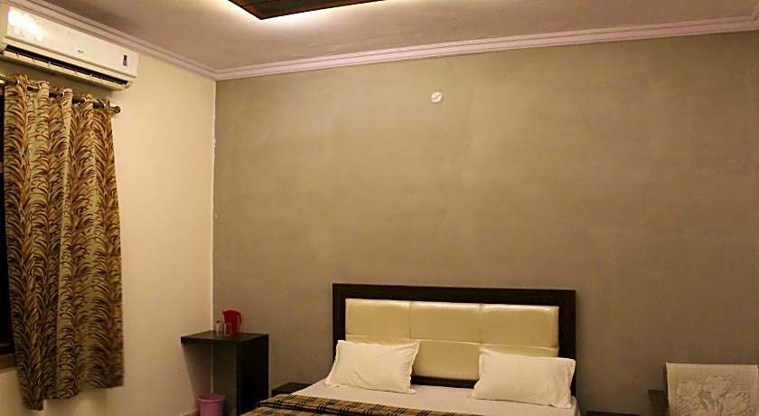 Hotel Maharana Palace